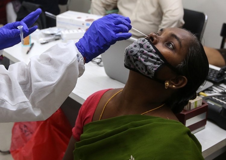印度第二波疫情在农村加速蔓延 病例数和死亡数翻了两番